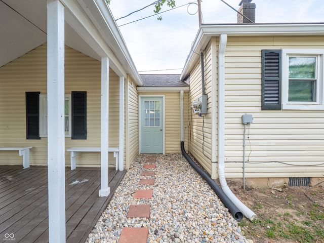 5745 S County Road 150 E, Clayton, IN 46118