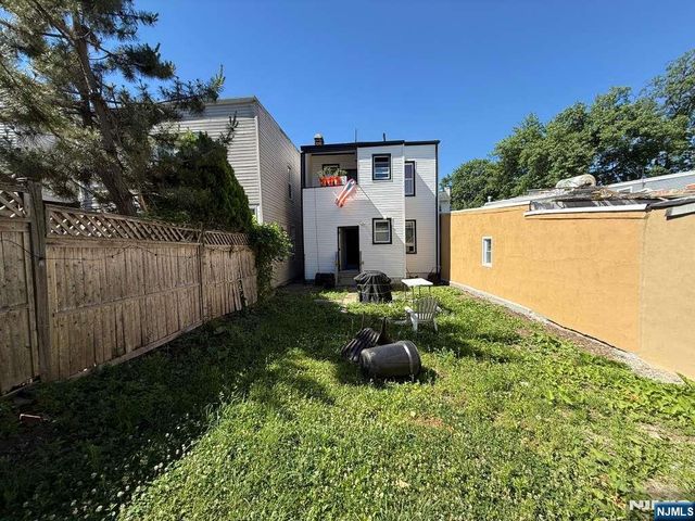 20 Montrose Terrace, Irvington, NJ 07111