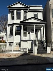 20 Montrose Terrace, Irvington, NJ 07111