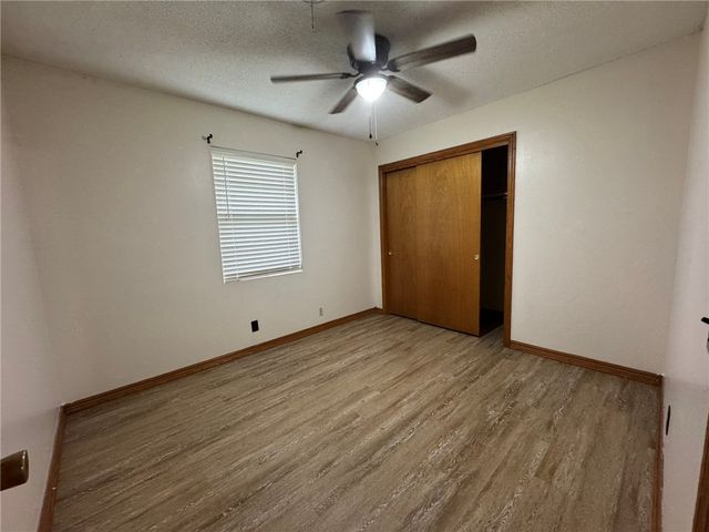 521 E J Street, Russellville, AR 72801