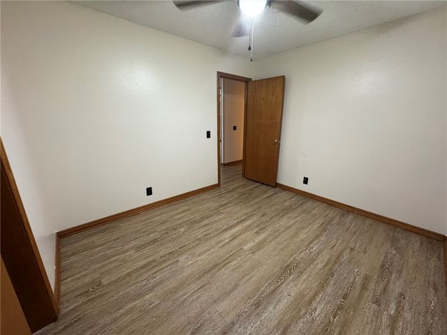 521 E J Street, Russellville, AR 72801