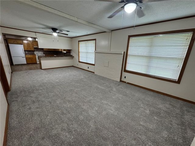 521 E J Street, Russellville, AR 72801