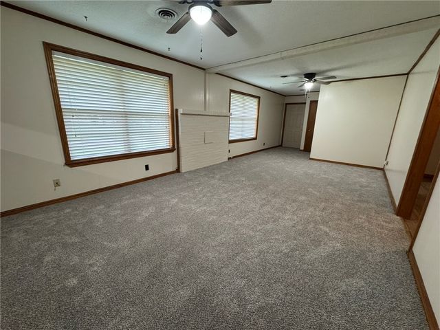 521 E J Street, Russellville, AR 72801