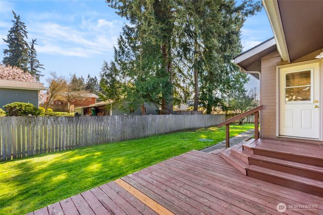 6801 Husky Way SE, Lacey, WA 98503