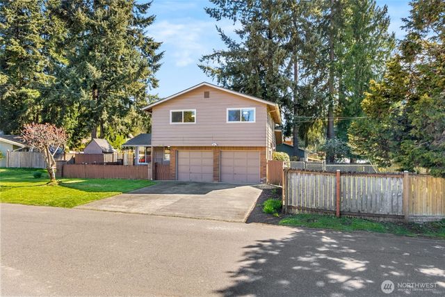 6801 Husky Way SE, Lacey, WA 98503