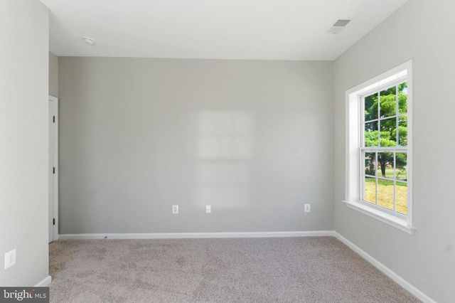 152 GENERAL LEE AVE, Inwood, WV 25428