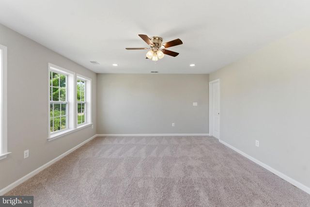 152 GENERAL LEE AVE, Inwood, WV 25428