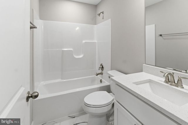 152 GENERAL LEE AVE, Inwood, WV 25428