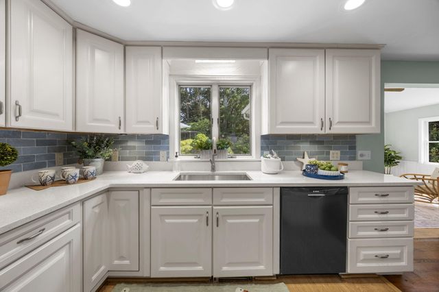 9 Packet Landing, Orleans, MA 02653