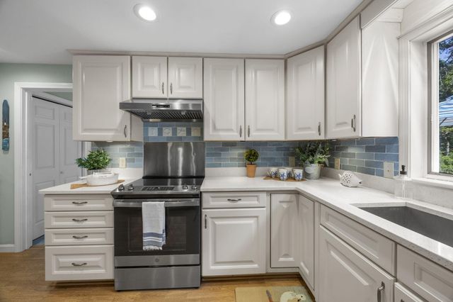 9 Packet Landing, Orleans, MA 02653