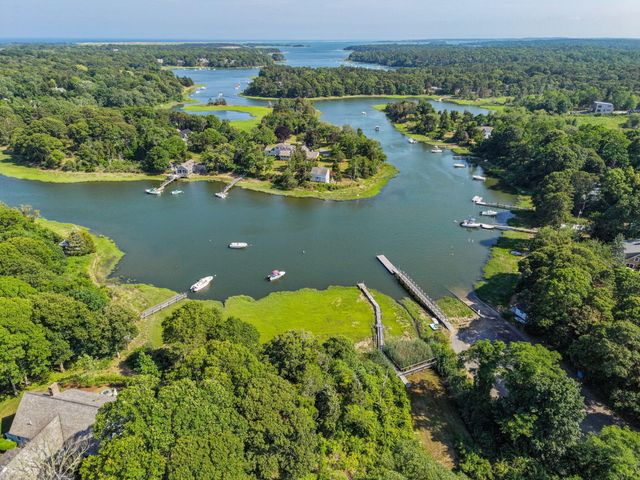 9 Packet Landing, Orleans, MA 02653