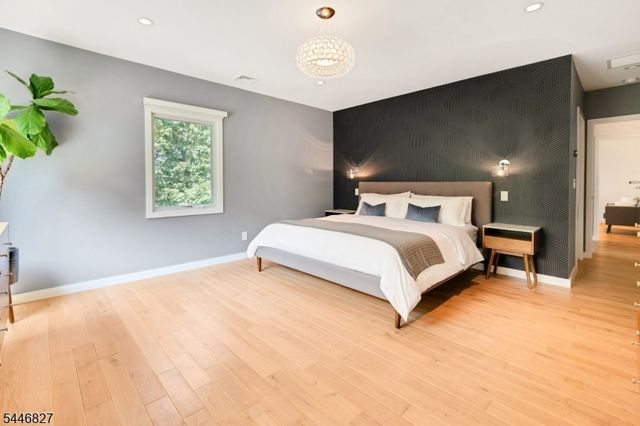 21 Gloucester Rd, Summit City, NJ 07901