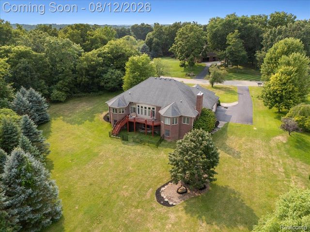 3279 Beach Lake Drive E, Brighton Township, MI 48380