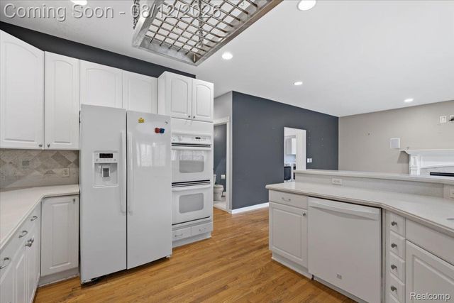 3279 Beach Lake Drive E, Brighton Township, MI 48380