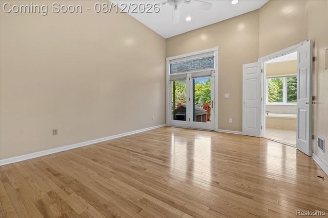 3279 Beach Lake Drive E, Brighton Township, MI 48380