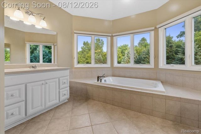 3279 Beach Lake Drive E, Brighton Township, MI 48380