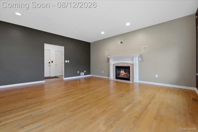 3279 Beach Lake Drive E, Brighton Township, MI 48380