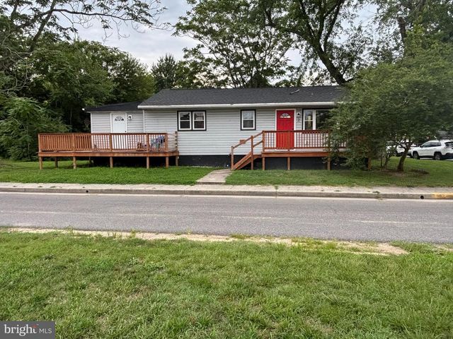 2 N RAILROAD AVE, Delmar, DE 19940