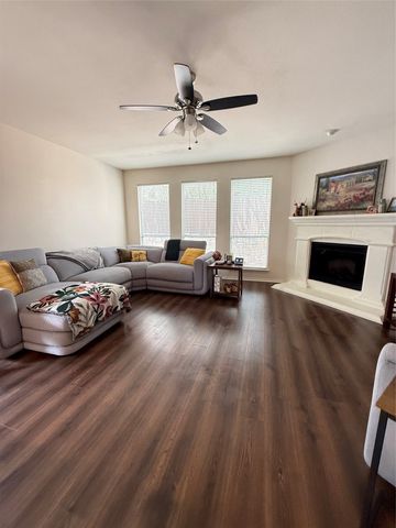 1152 Sunderland Lane, Fort Worth, TX 76134