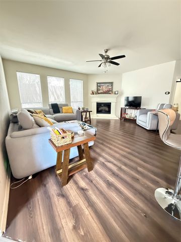1152 Sunderland Lane, Fort Worth, TX 76134