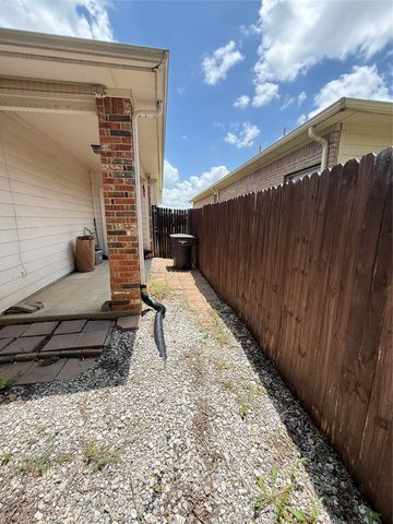 1152 Sunderland Lane, Fort Worth, TX 76134