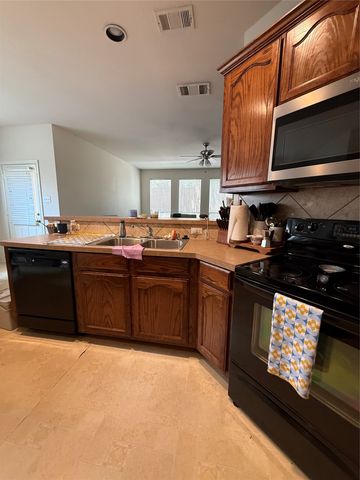 1152 Sunderland Lane, Fort Worth, TX 76134