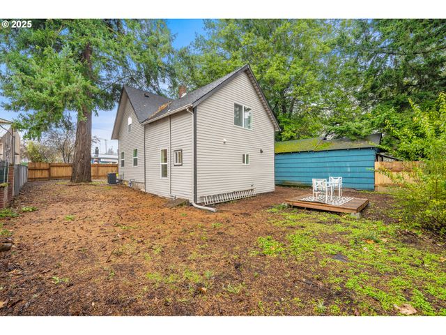 6099 Ne Going St, Portland, OR 97218