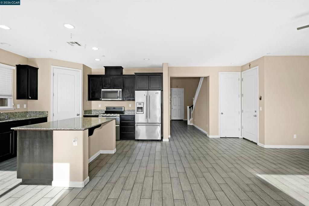 Image 20 of property listing at 2138 Yellow Rose Cir, Fairfield, CA 94534