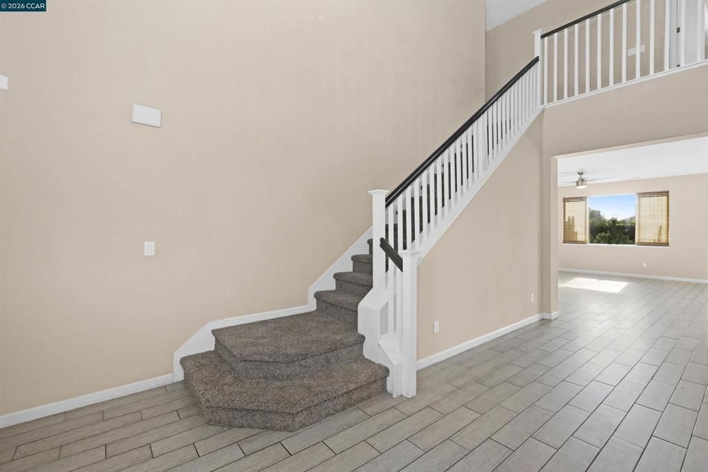 Image 29 of property listing at 2138 Yellow Rose Cir, Fairfield, CA 94534