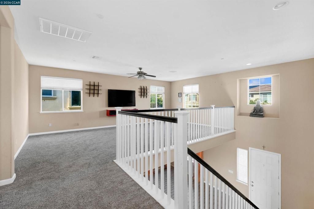 Image 32 of property listing at 2138 Yellow Rose Cir, Fairfield, CA 94534