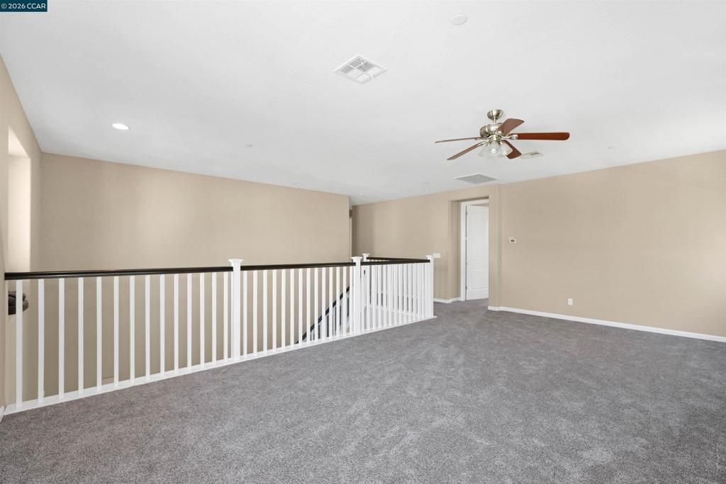 Image 35 of property listing at 2138 Yellow Rose Cir, Fairfield, CA 94534