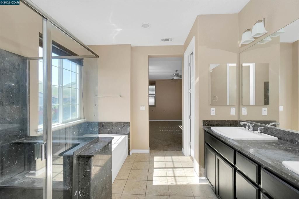 Image 41 of property listing at 2138 Yellow Rose Cir, Fairfield, CA 94534
