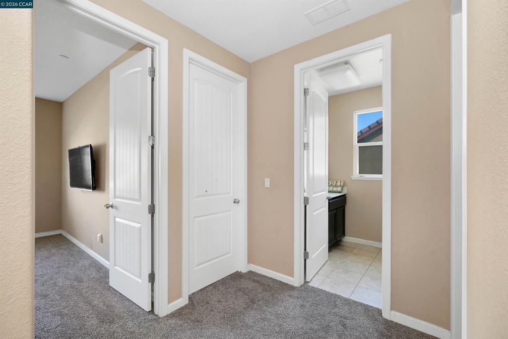 Image 44 of property listing at 2138 Yellow Rose Cir, Fairfield, CA 94534