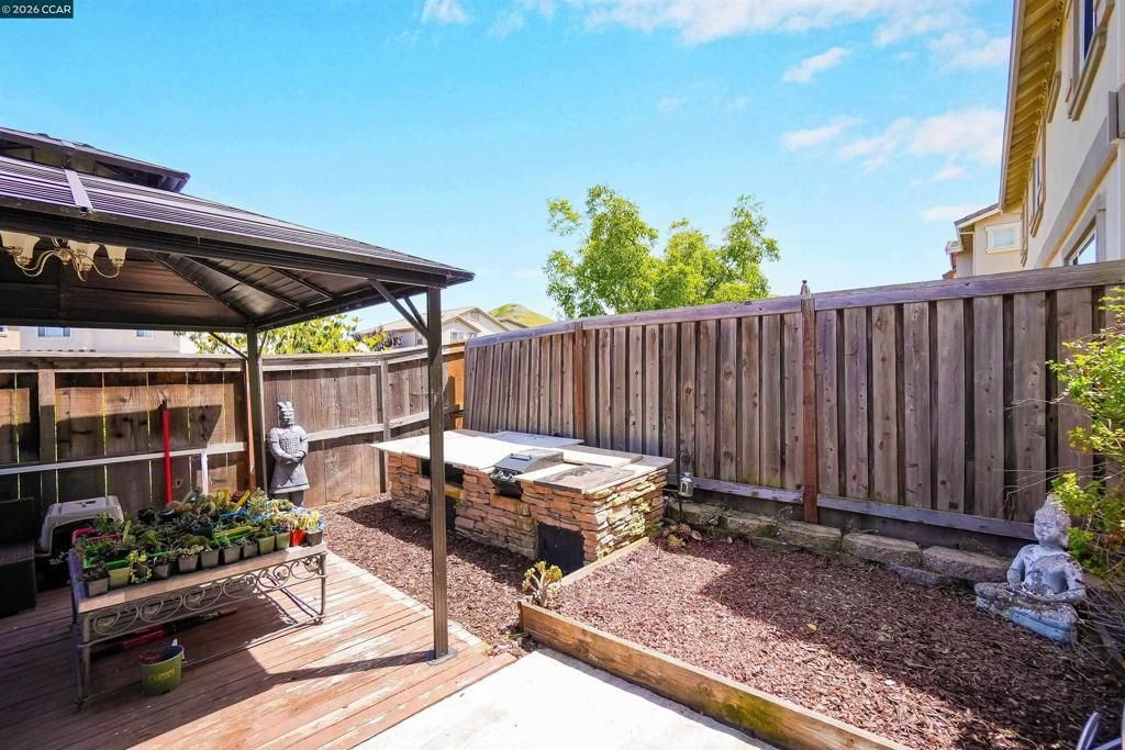 Image 55 of property listing at 2138 Yellow Rose Cir, Fairfield, CA 94534