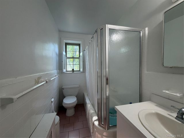 4 Chateaux Circle 4C, Scarsdale, NY 10583