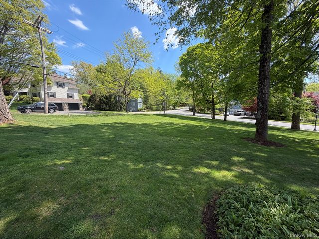 4 Chateaux Circle 4C, Scarsdale, NY 10583