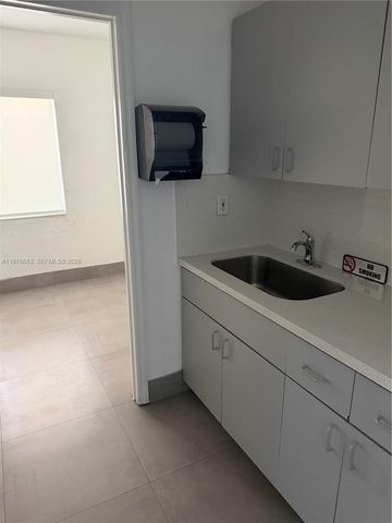 4751 W 4th Ave, Hialeah, FL 33012