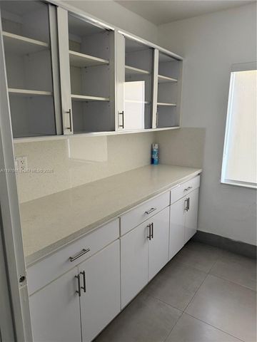 4751 W 4th Ave, Hialeah, FL 33012