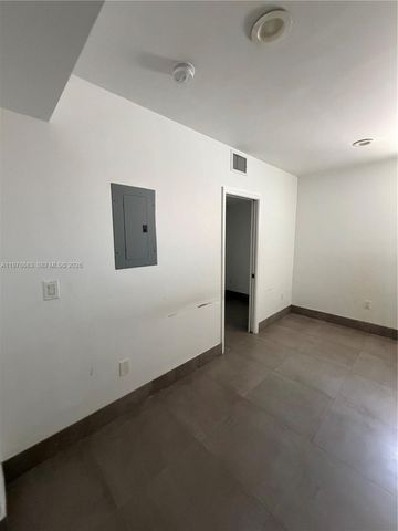 4751 W 4th Ave, Hialeah, FL 33012