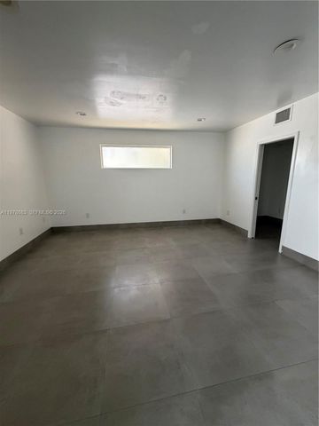 4751 W 4th Ave, Hialeah, FL 33012