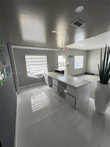 4751 W 4th Ave, Hialeah, FL 33012