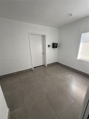 4751 W 4th Ave, Hialeah, FL 33012