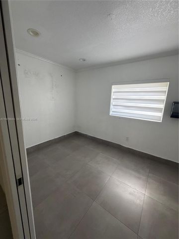 4751 W 4th Ave, Hialeah, FL 33012