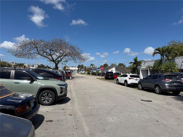 4751 W 4th Ave, Hialeah, FL 33012