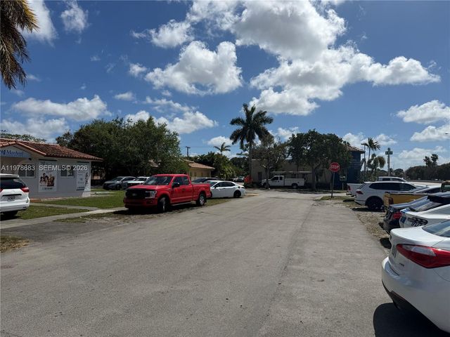 4751 W 4th Ave, Hialeah, FL 33012