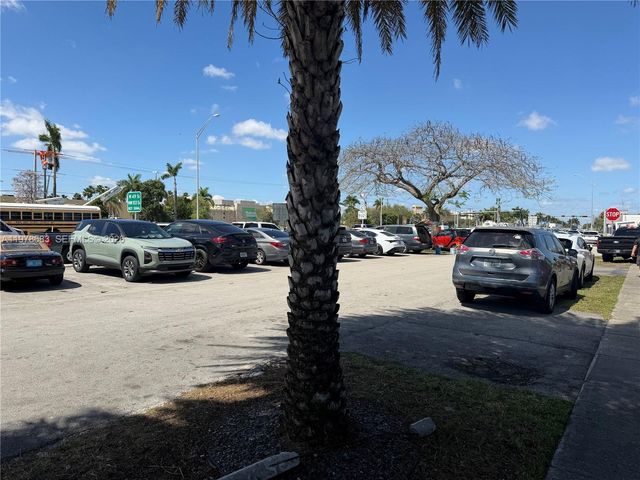 4751 W 4th Ave, Hialeah, FL 33012
