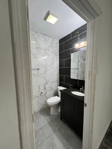 3008 W Flournoy Street 1, Chicago, IL 60612