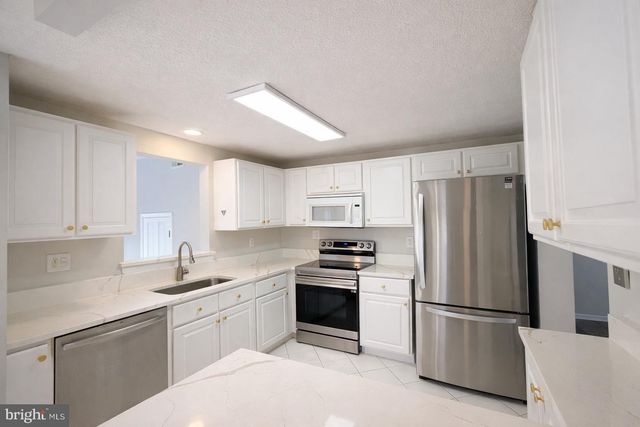 9804 BRIGHTLEA DR, Vienna, VA 22181