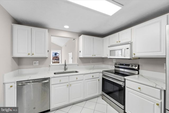 9804 BRIGHTLEA DR, Vienna, VA 22181