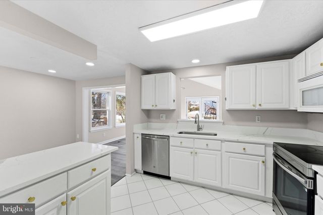 9804 BRIGHTLEA DR, Vienna, VA 22181